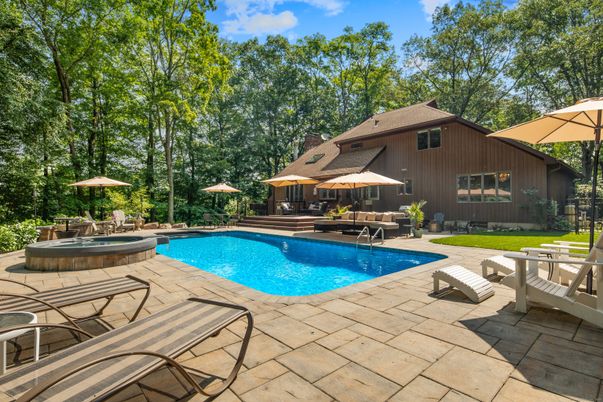 Exterior, Pool