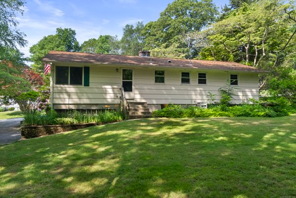 Backyard, Exterior, Facade, Raised Ranch