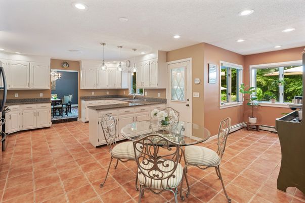 Dining room, Interior, Kitchen, Pendant Lights, Recessed Lighting