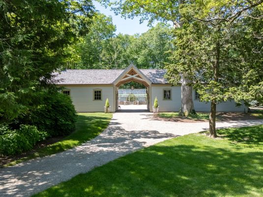 Backyard, Exterior, Facade, Cape Cod