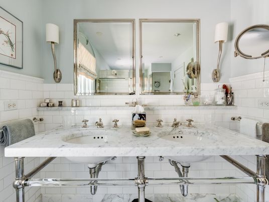 Bathroom, Dual Sink Vanities, Interior