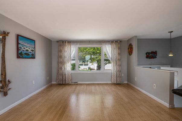Empty room, Interior, Pendant Lights, Wood Texture Flooring