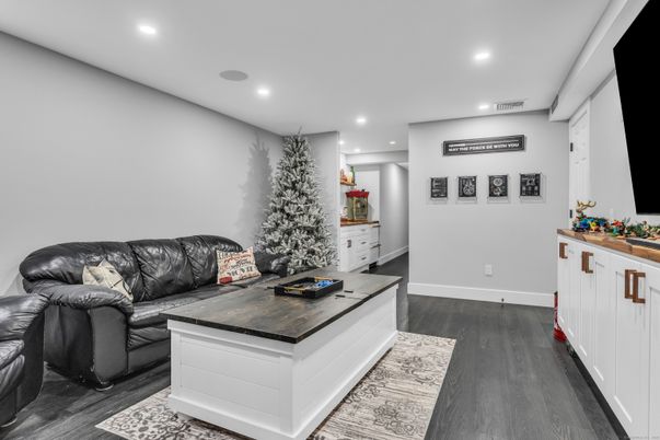 Interior, Kitchen, Living room, Recessed Lighting, Wood Texture Flooring