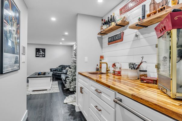 Interior, Recessed Lighting, Wood Texture Flooring