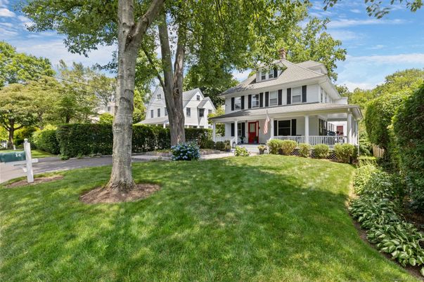 Backyard, Exterior, Facade, Queen Anne Victorian