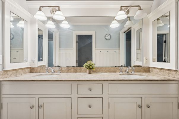 Bathroom, Dual Sink Vanities, Interior