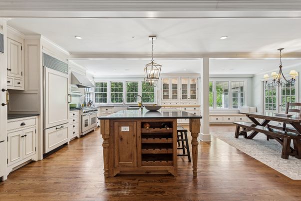 Chandelier, Dining room, Interior, Kitchen, Pendant Lights, Recessed Lighting, Wood Texture Flooring