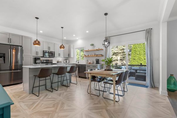 Dining room, Interior, Kitchen, Pendant Lights, Recessed Lighting, Stainless Steel Appliances