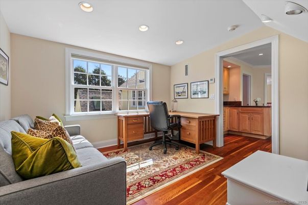Home Office, Interior, Recessed Lighting, Wood Texture Flooring