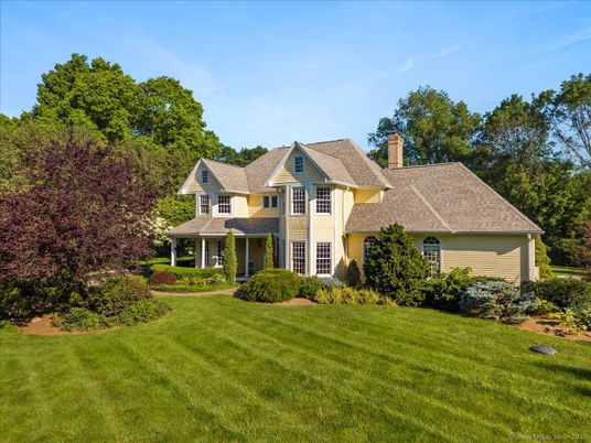 Backyard, Exterior, Facade, Queen Anne Victorian