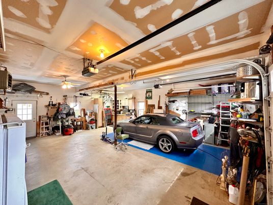 Garage, Interior