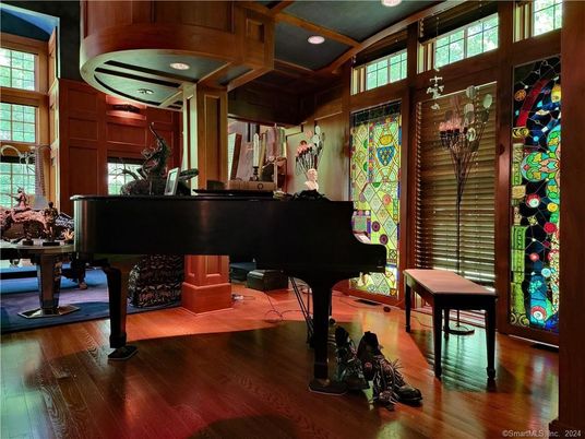 Interior, Piano, Recessed Lighting, Wood Texture Flooring
