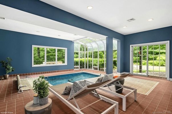 Interior, Pool, Recessed Lighting, Sun Room
