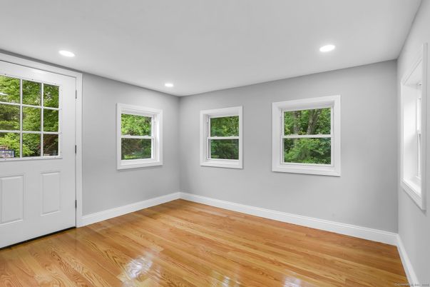 Empty room, Interior, Recessed Lighting, Wood Texture Flooring