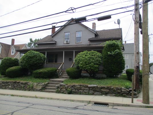 Exterior, Facade, Queen Anne Victorian