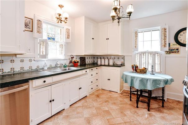 Chandelier, Interior, Kitchen