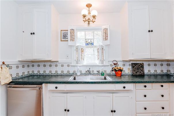 Chandelier, Interior, Kitchen