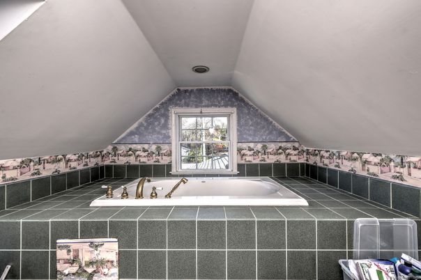 Bathroom, Interior, Tile Countertops