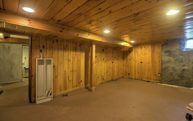 Empty room, Interior, Recessed Lighting, Wooden Ceilings, Wooden Walls