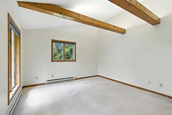 Empty room, Interior, Wooden Beams