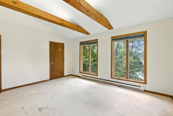 Empty room, Interior, Wooden Beams