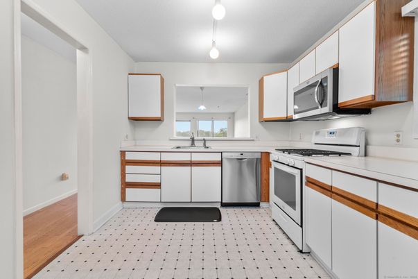 Interior, Kitchen, Pendant Lights, Wood Texture Flooring