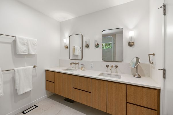 Bathroom, Dual Sink Vanities, Interior