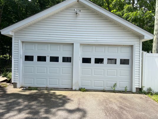 Detached Garage, Exterior