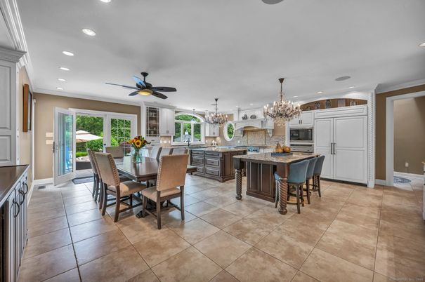 Chandelier, Dining room, Interior, Kitchen, Recessed Lighting