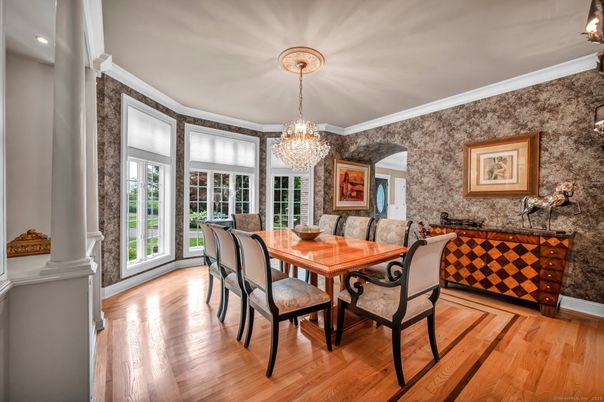 Chandelier, Dining room, Interior, Recessed Lighting, Wood Texture Flooring
