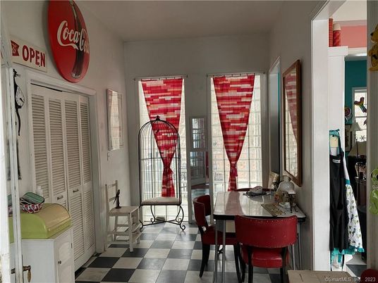 Dining room, Interior