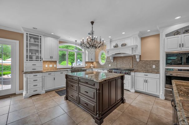 Chandelier, Interior, Kitchen, Recessed Lighting, Stainless Steel Appliances