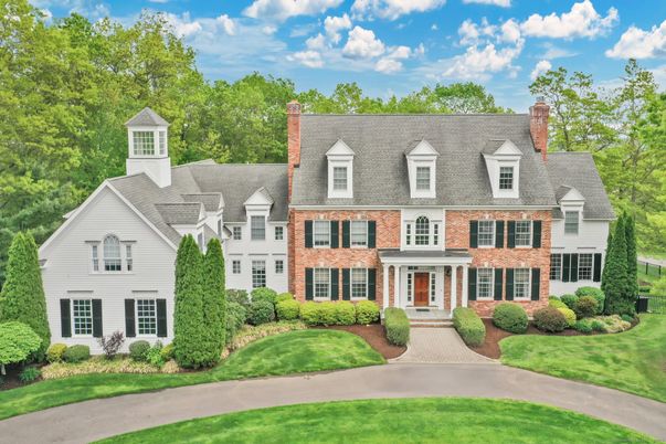 Exterior, Facade, Brick Facade, Georgian