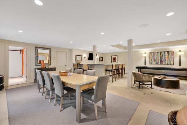 Dining room, Interior, Recessed Lighting