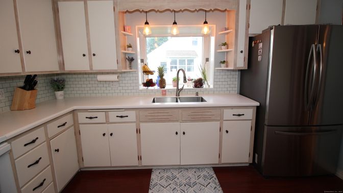 Interior, Kitchen, Pendant Lights, Wood Texture Flooring