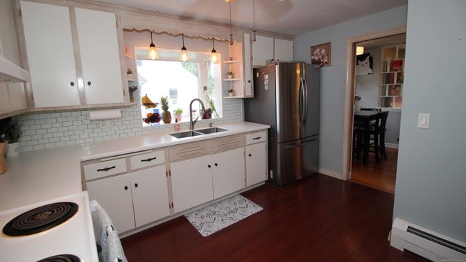 Interior, Kitchen, Pendant Lights, Wood Texture Flooring