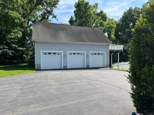 Detached Garage, Exterior