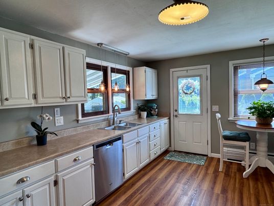 Dining room, Interior, Kitchen, Pendant Lights, Wood Texture Flooring
