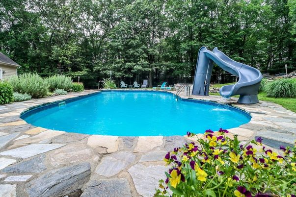 Exterior, Playground, Pool