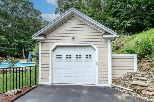 Detached Garage, Exterior