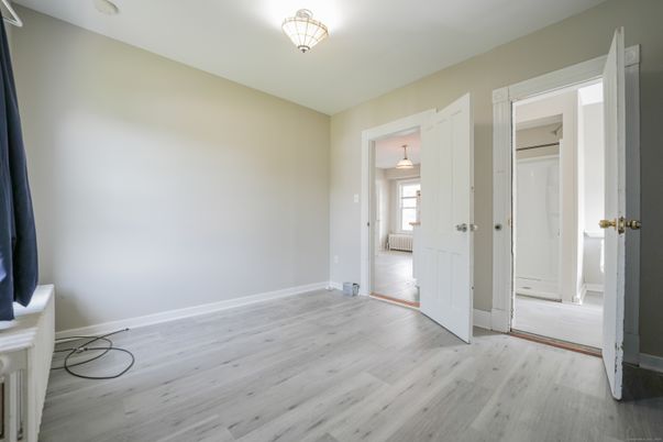 Empty room, Interior, Pendant Lights, Wood Texture Flooring