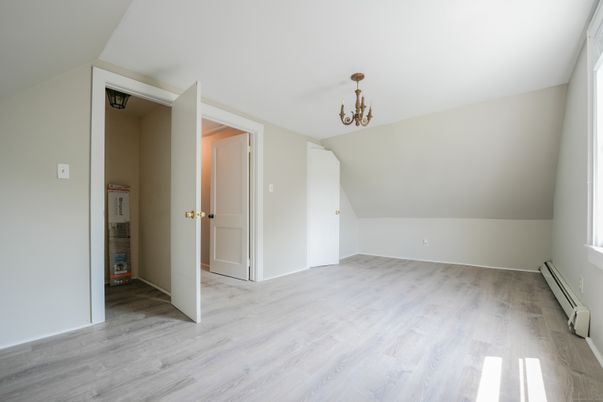 Chandelier, Empty room, Interior, Wood Texture Flooring