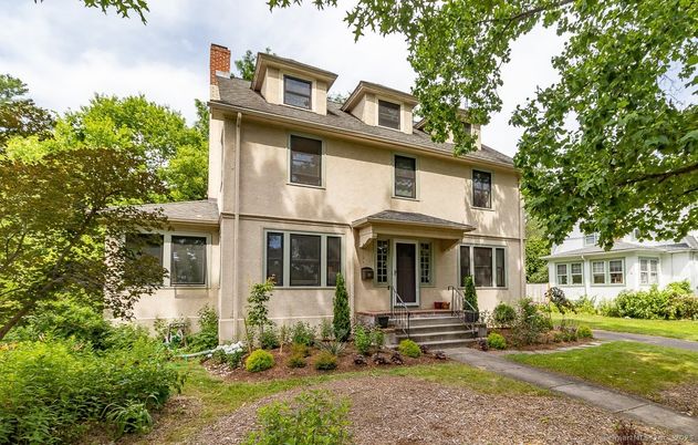 Exterior, Facade, American Foursquare