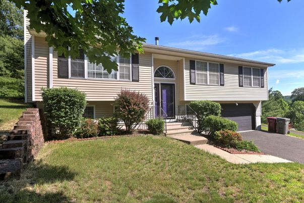 Attached, Exterior, Facade, Raised Ranch