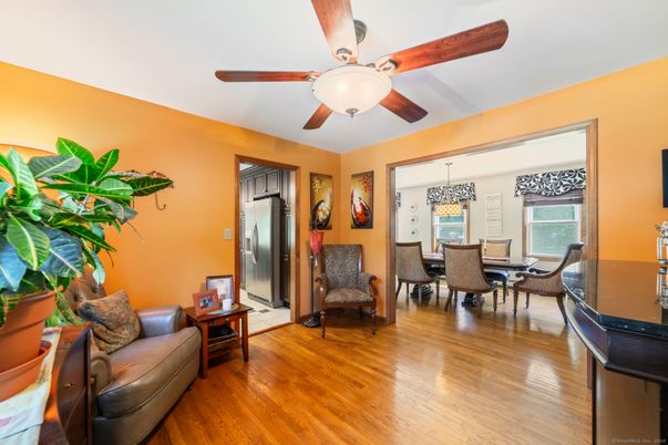 Dining room, Interior, Kitchen, Stainless Steel Appliances, Wood Texture Flooring
