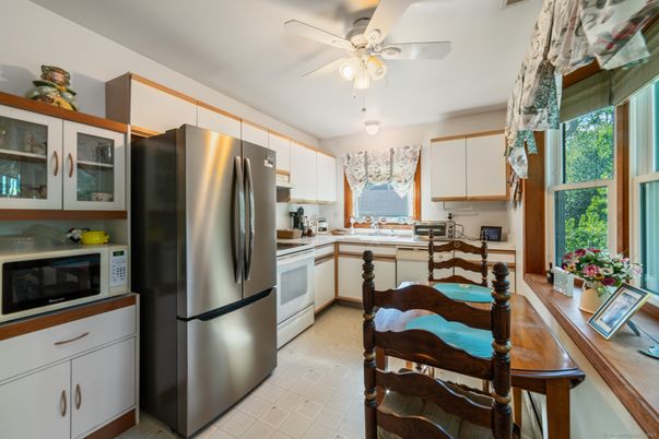 Dining room, Interior, Kitchen, Stainless Steel Appliances