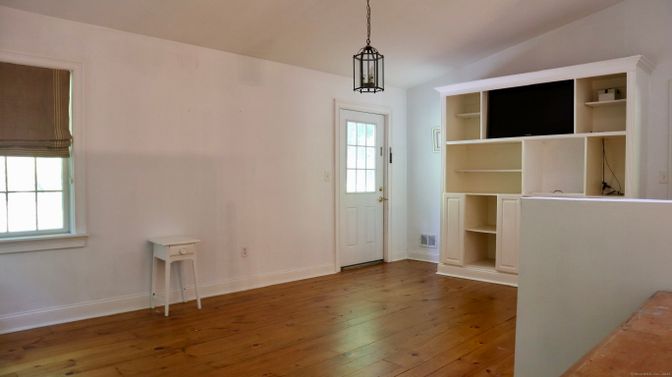 Interior, Pendant Lights, Wood Texture Flooring