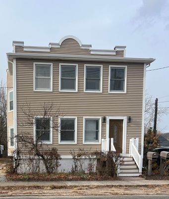 Exterior, Facade, American Foursquare