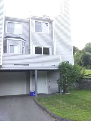 Attached, Exterior, Facade, Rowhouse