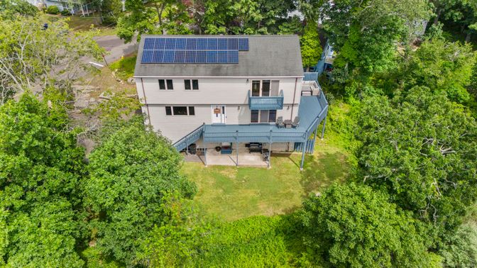 Exterior, Drone